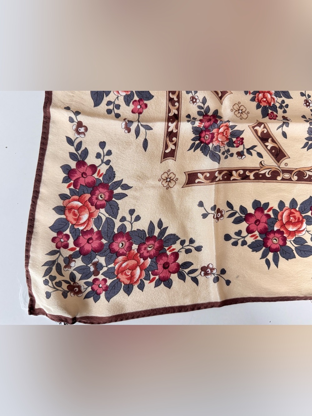 Vintage Oscar de la Renta 100% Silk Floral Square Scarf Cream Burgundy Japan - Picture 3 of 9